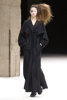 Yohji Yamamoto Fall 2018 Ready-to-Wear , Ёдзи Ямамото осень зима 2018 , Fashion show , неделя моды в Париже , PFW , Mainstyles
